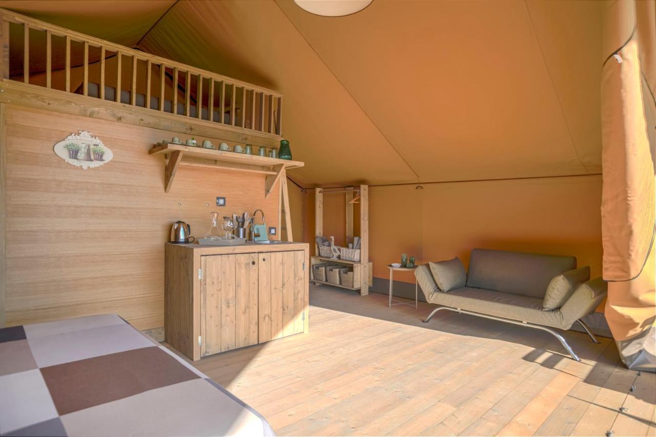 Glamping Debbiare Hotell Riparbella Exteriör bild