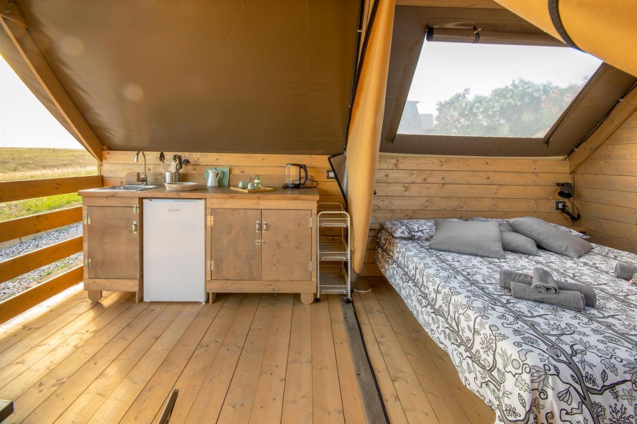 Glamping Debbiare Hotell Riparbella Exteriör bild
