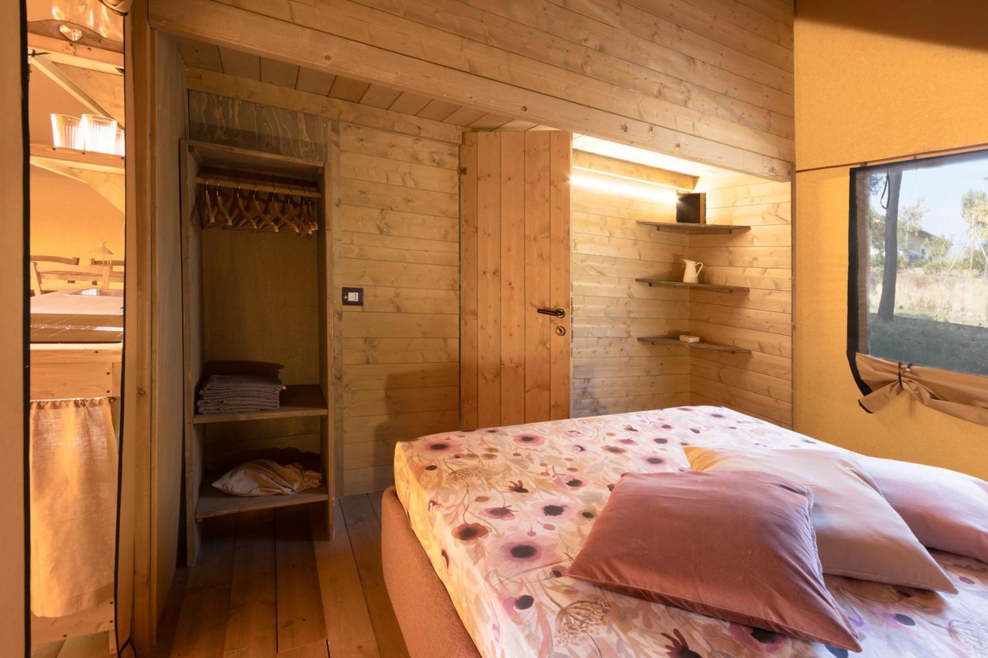 Glamping Debbiare Hotell Riparbella Exteriör bild